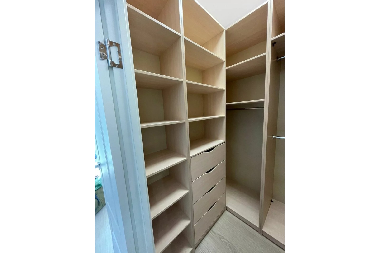 Гардеробная (дуб молочный)