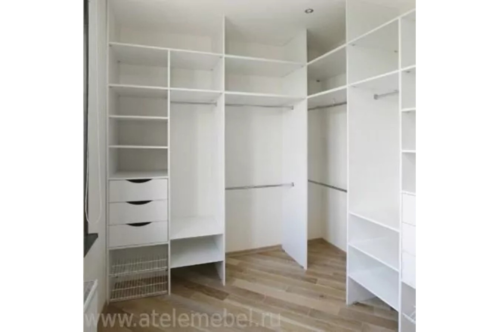Гардеробная на заказ белая