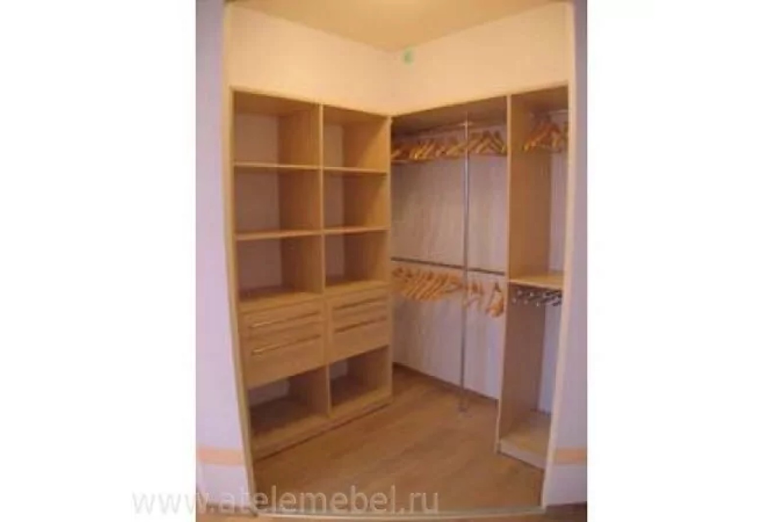 Гардеробный шкаф