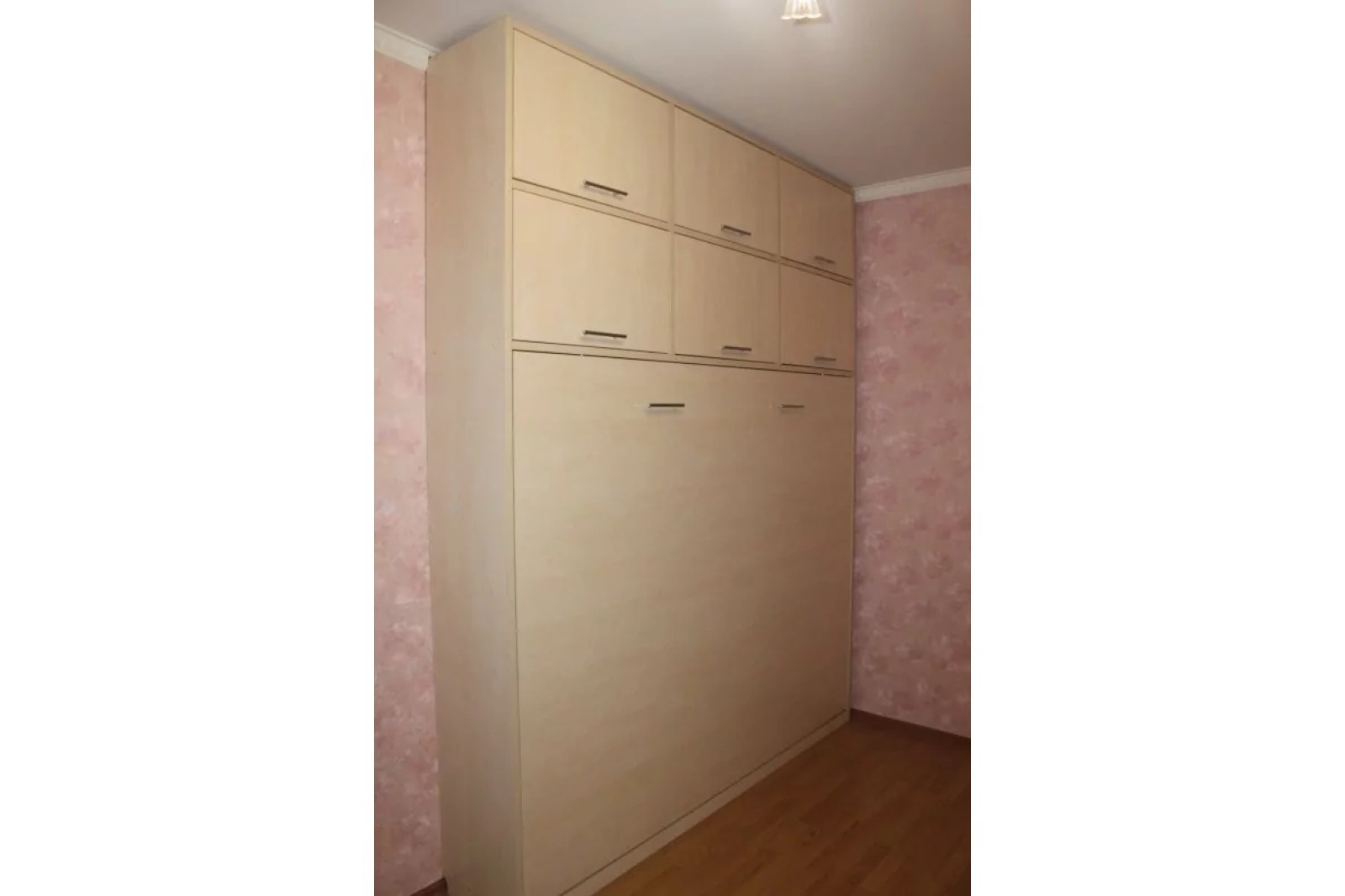 Шкаф с откидной кроватью