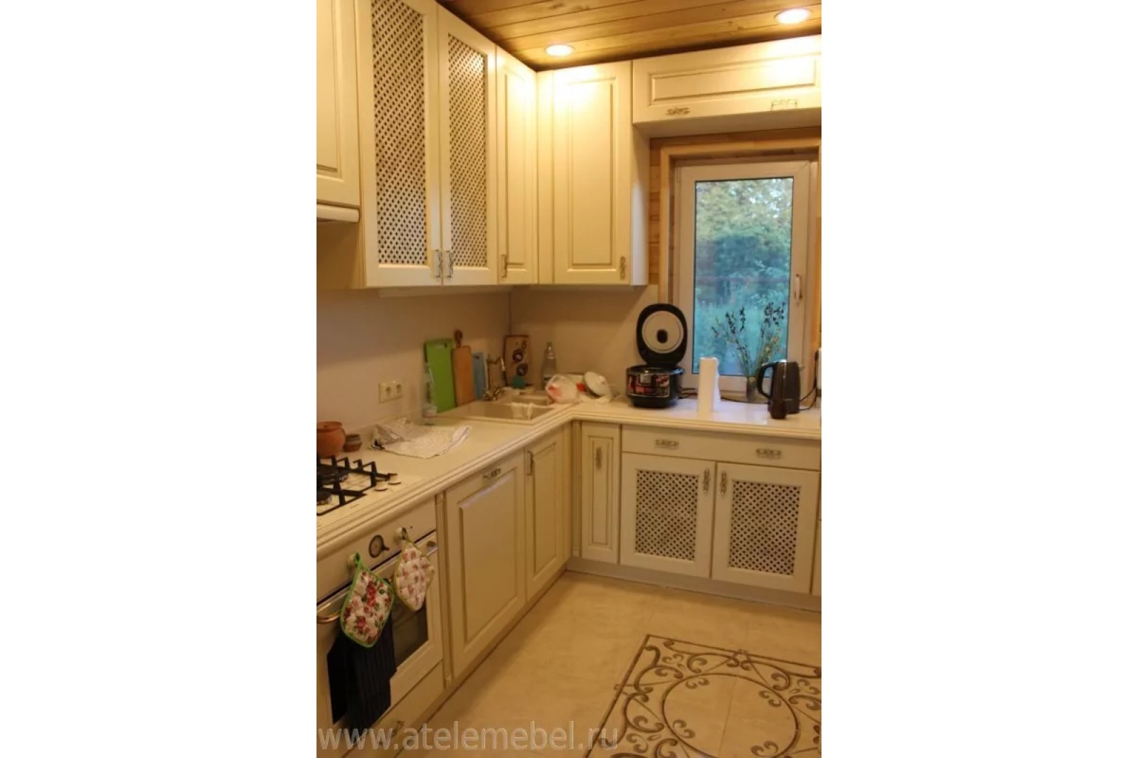 Кухня на заказ белая