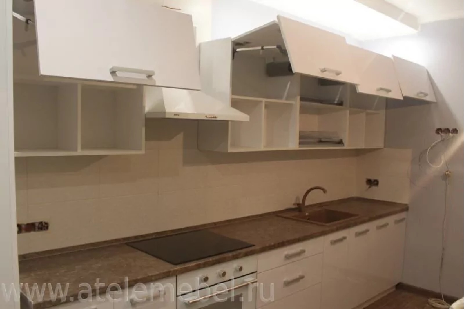 Кухня на заказ прямая белая