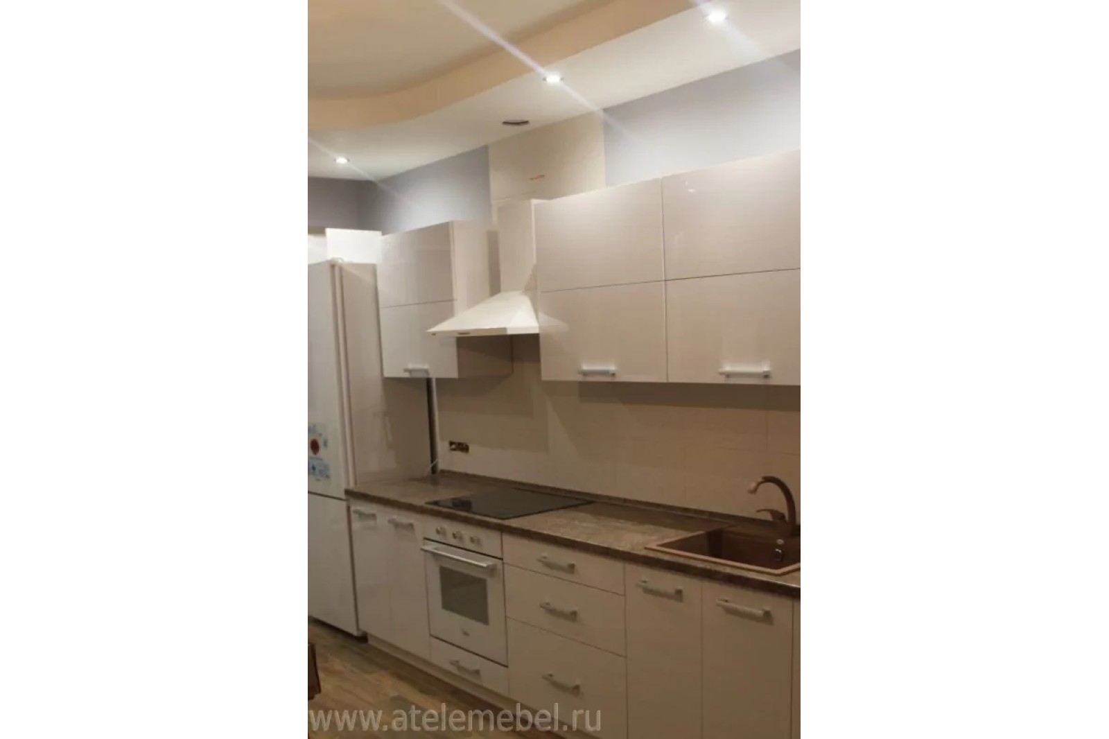 Кухня на заказ прямая белая