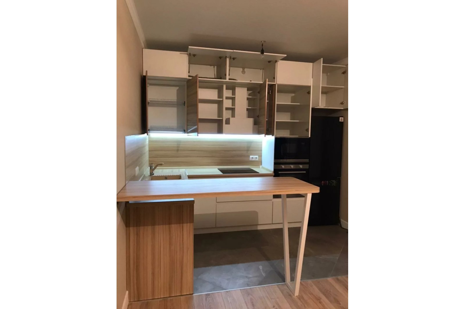 Кухонный гарнитур (кокабола)