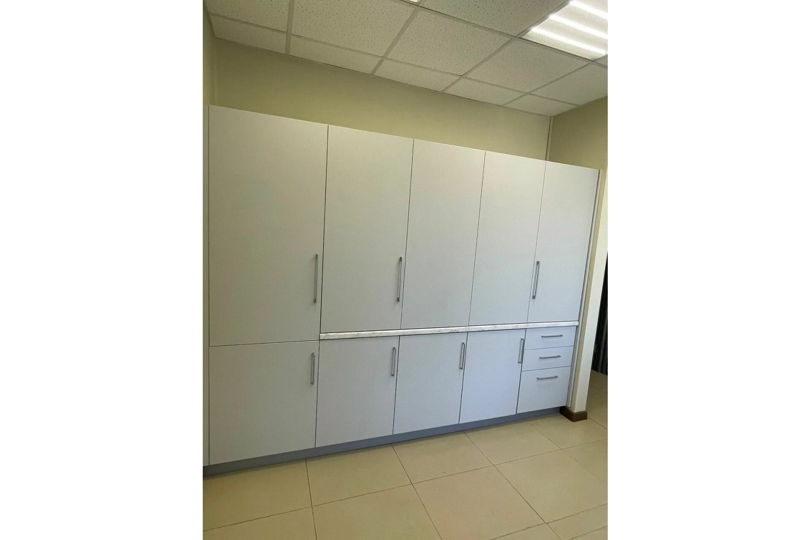 Кухонный гарнитур (невидимка)