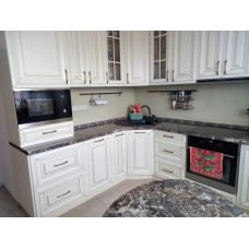 Кухонный гарнитур из МДФ в эмали (классика)