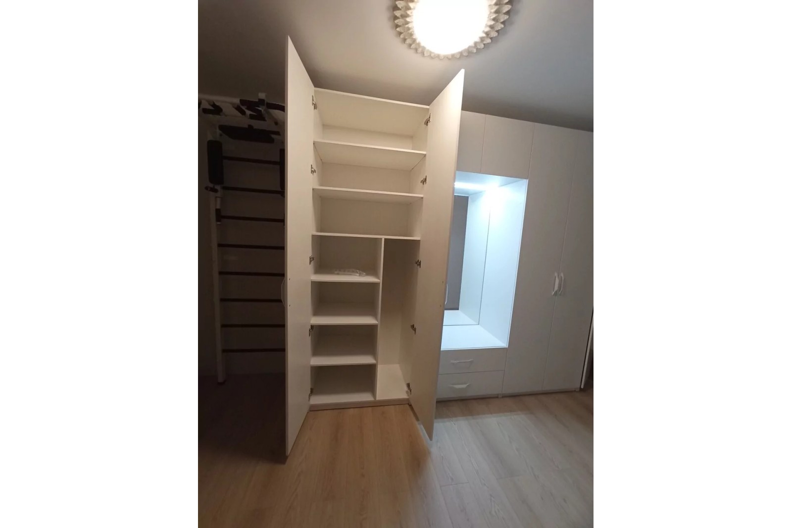 Прихожая (белоснежная)