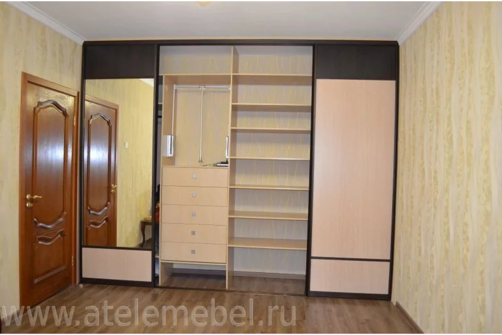 Гардеробный шкаф для спальни