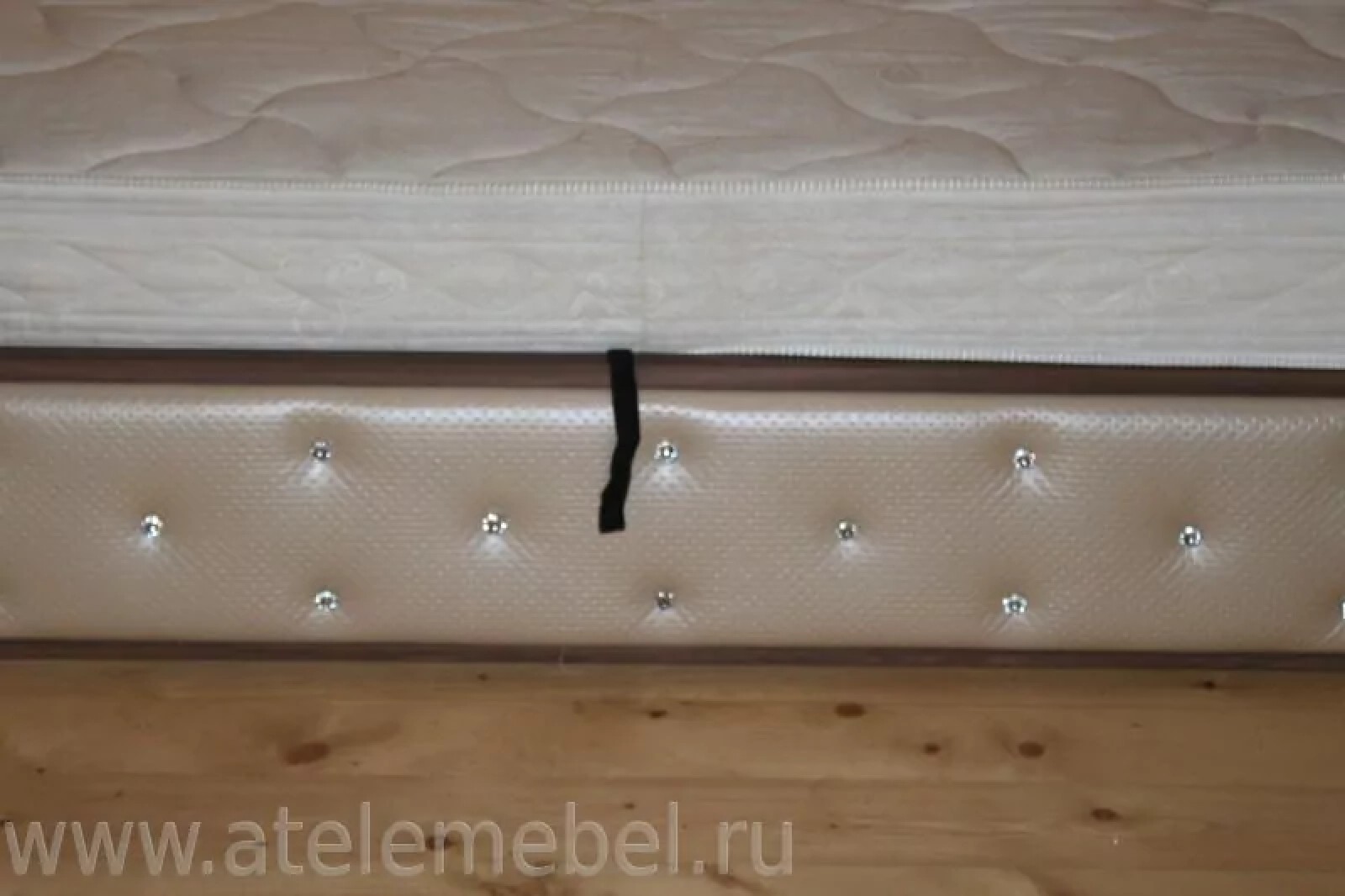 Кровать с системой хранения