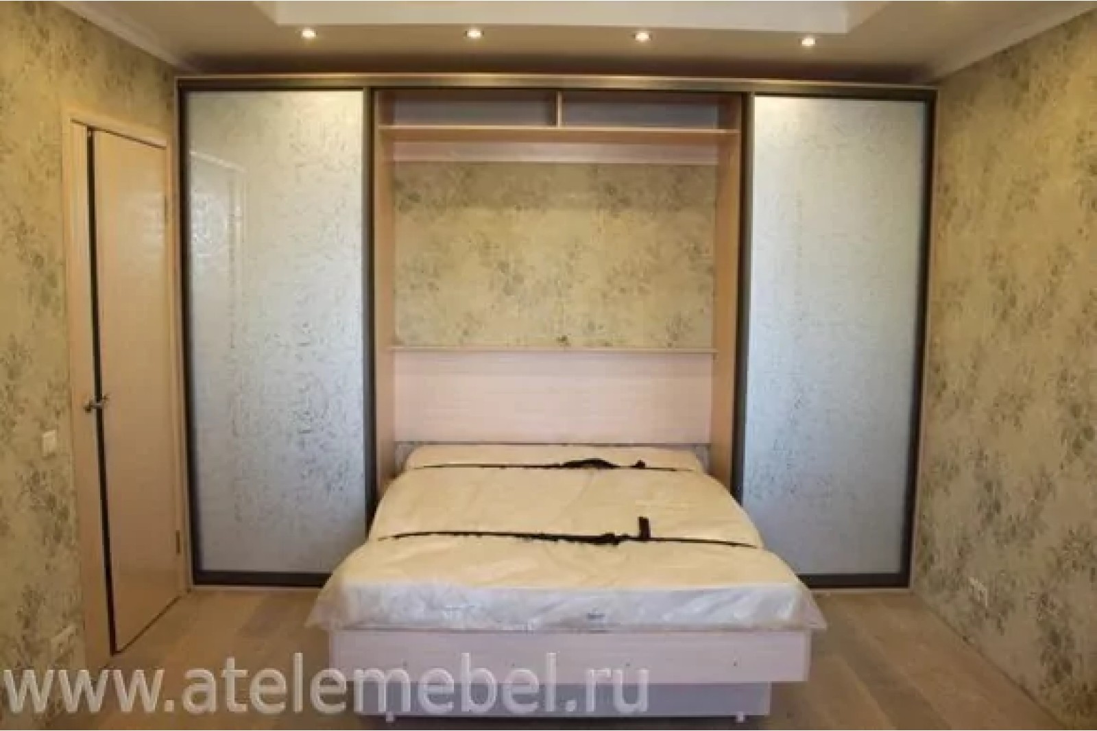 Большая откидная шкаф-кровать