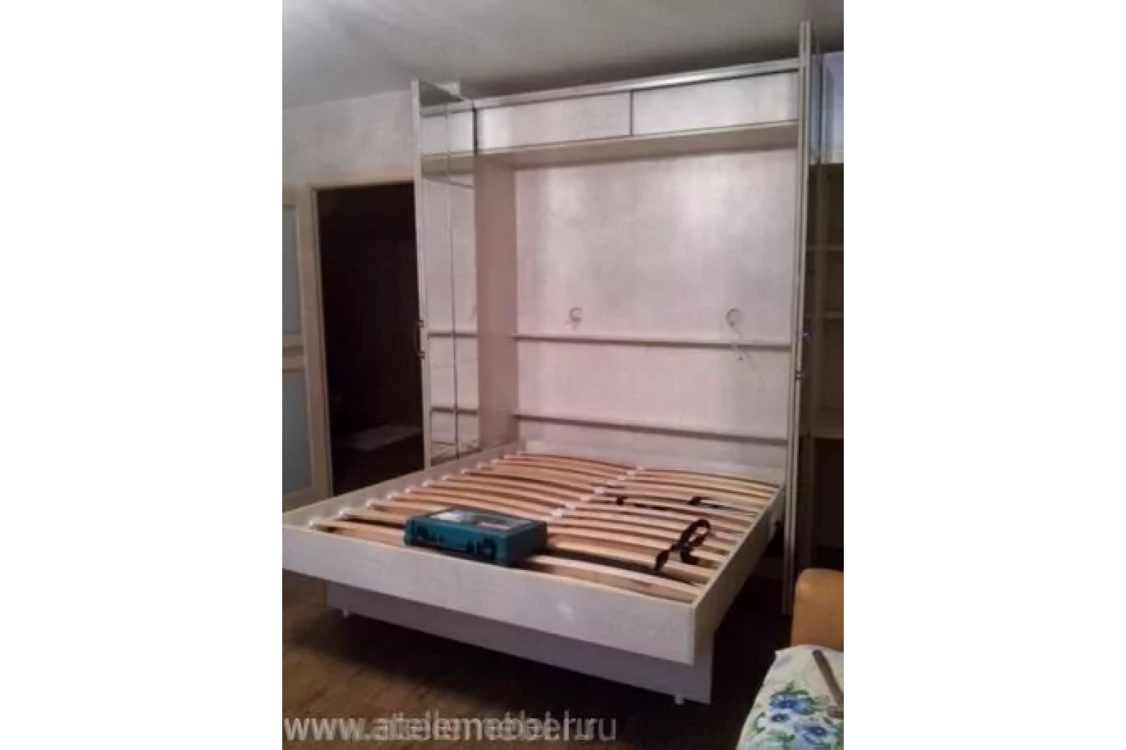 Откидная кровать зеркальная со столом