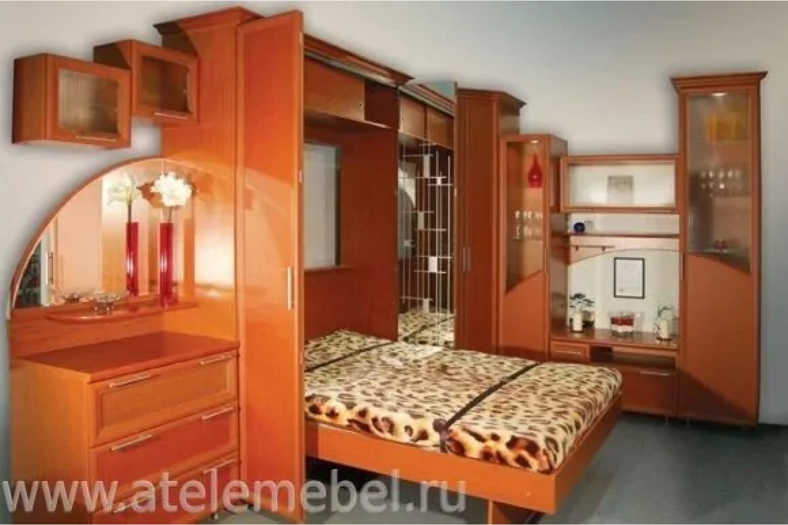 Откидная шкаф-кровать с комодом