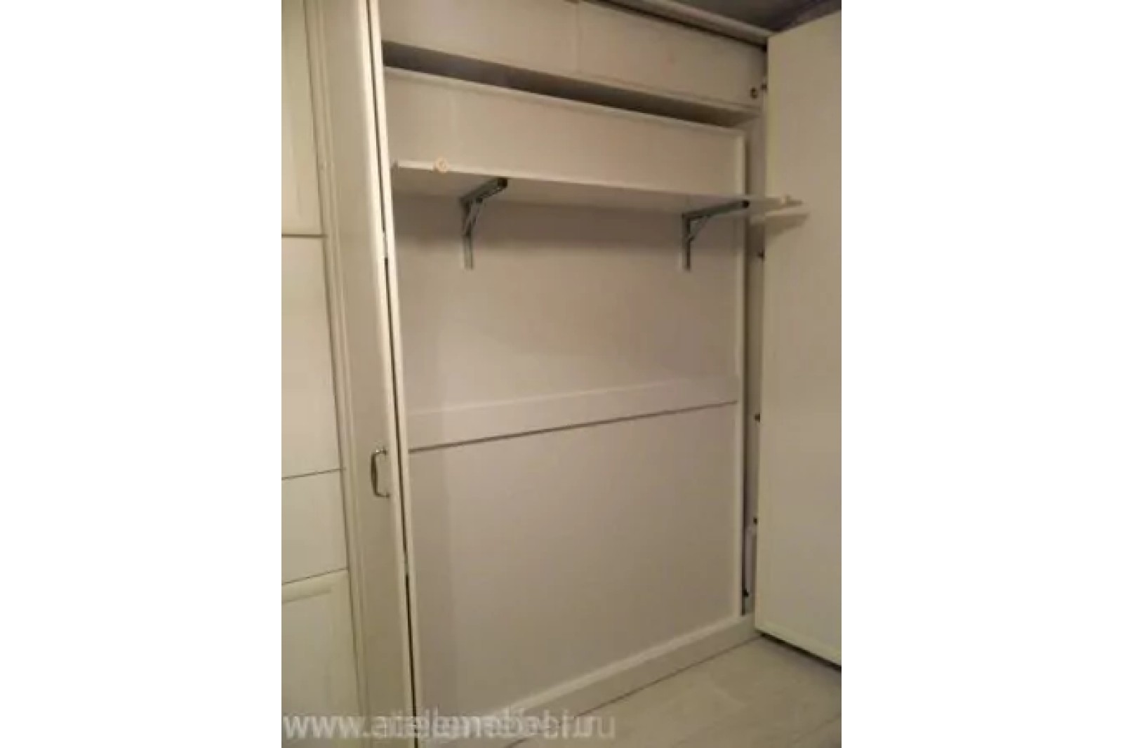 Откидной шкаф на кухню