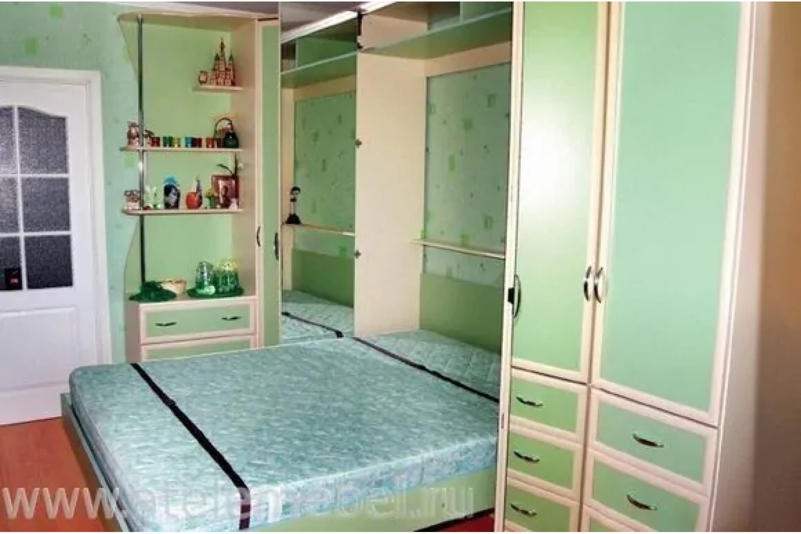 Шкаф с откидной кроватью салатовый