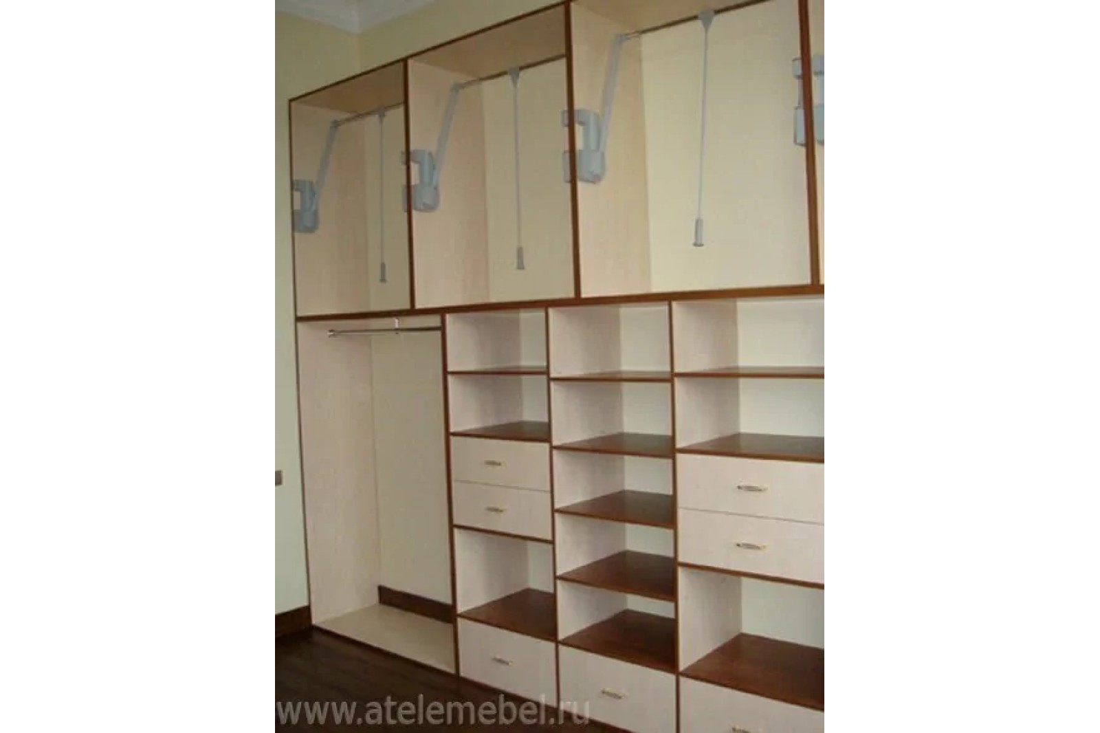 Белый гардеробный шкаф-купе