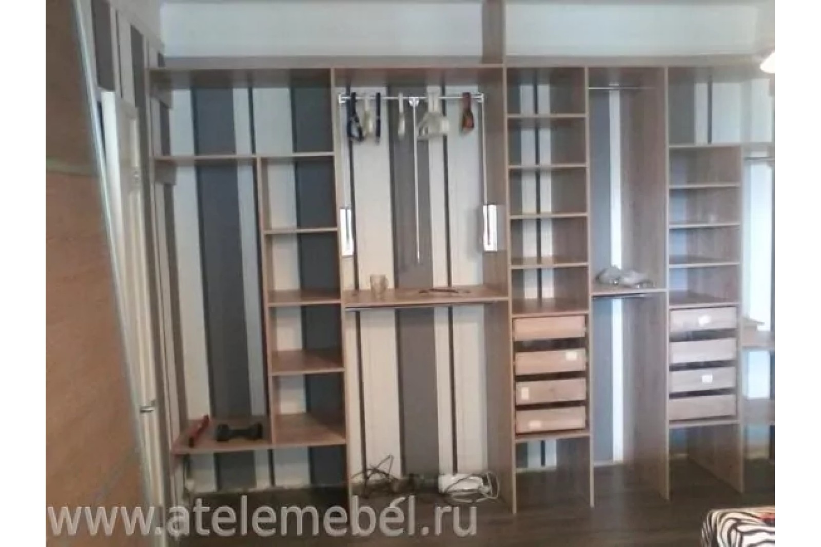 Большая гардеробная комната