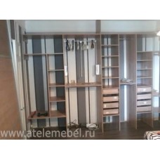 Большая гардеробная комната