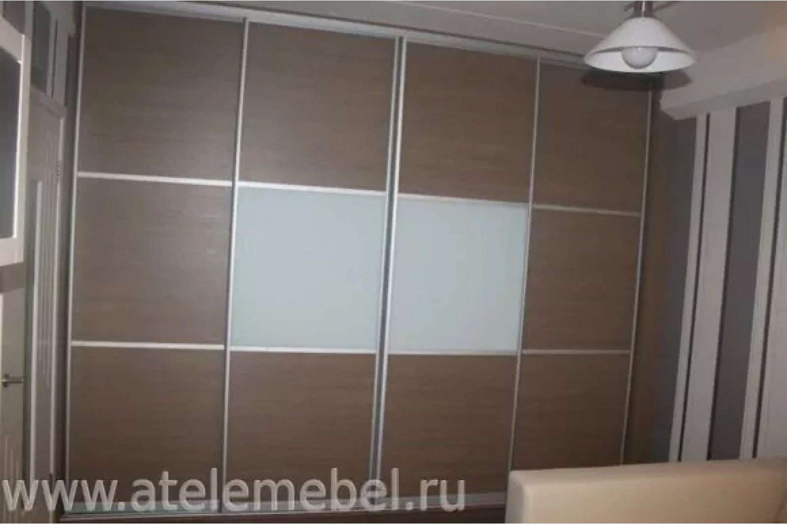 Большой гардеробный шкаф