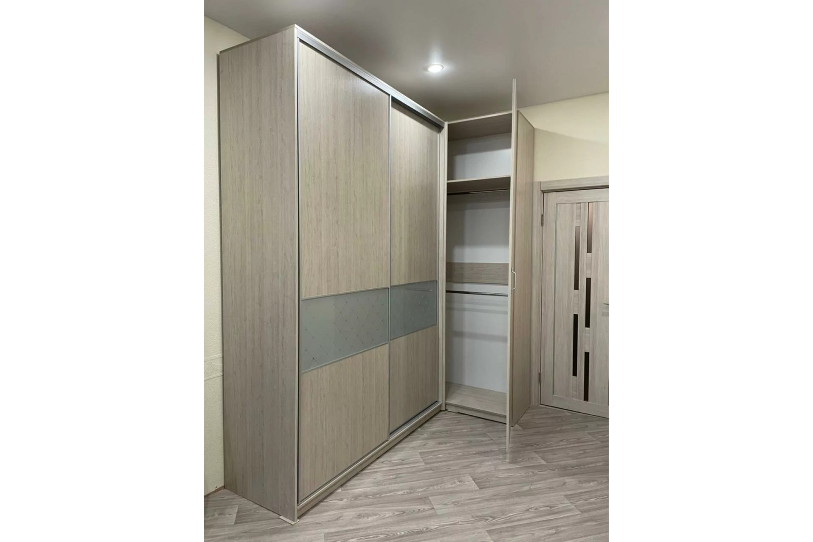 Шкаф-купе (комбинированный)