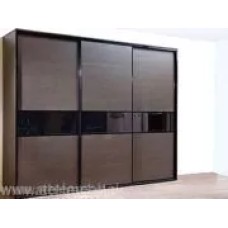 Шкаф-купе из темного дерева