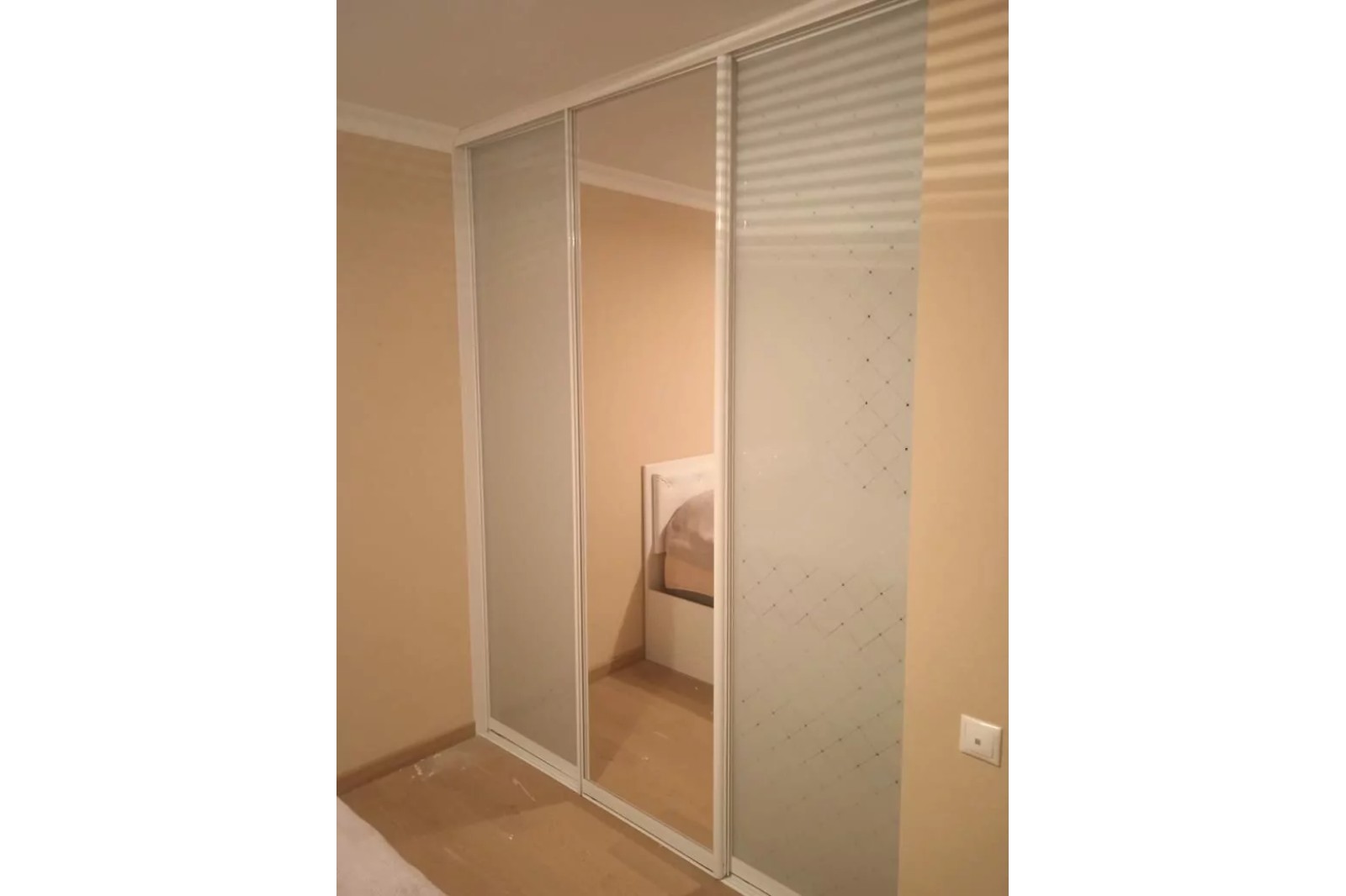 Шкаф-купе (белая клетка)