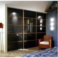 Встроенный шкаф-купе с черной пленкой