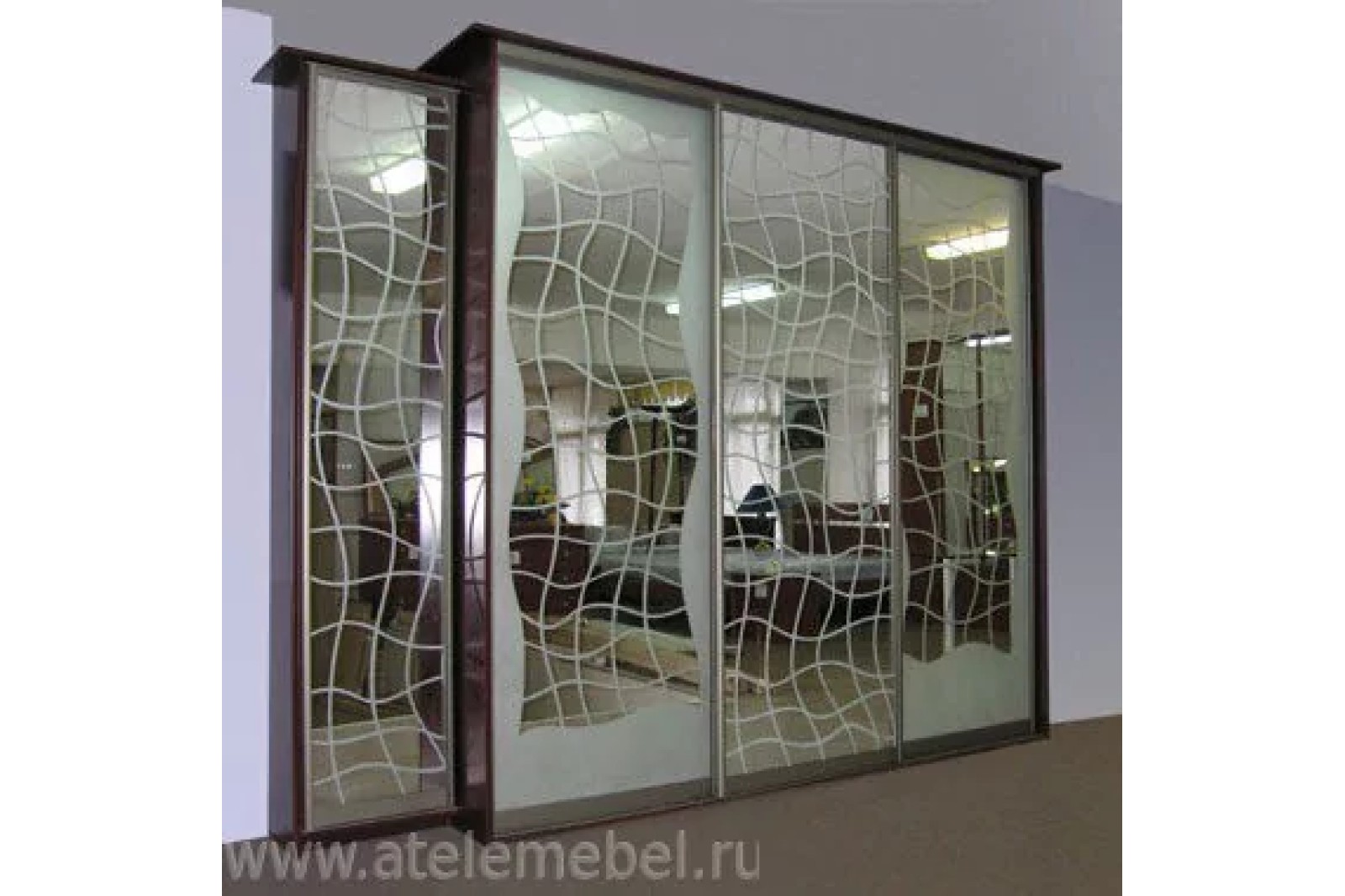 Встроенный шкаф-купе зеркальный