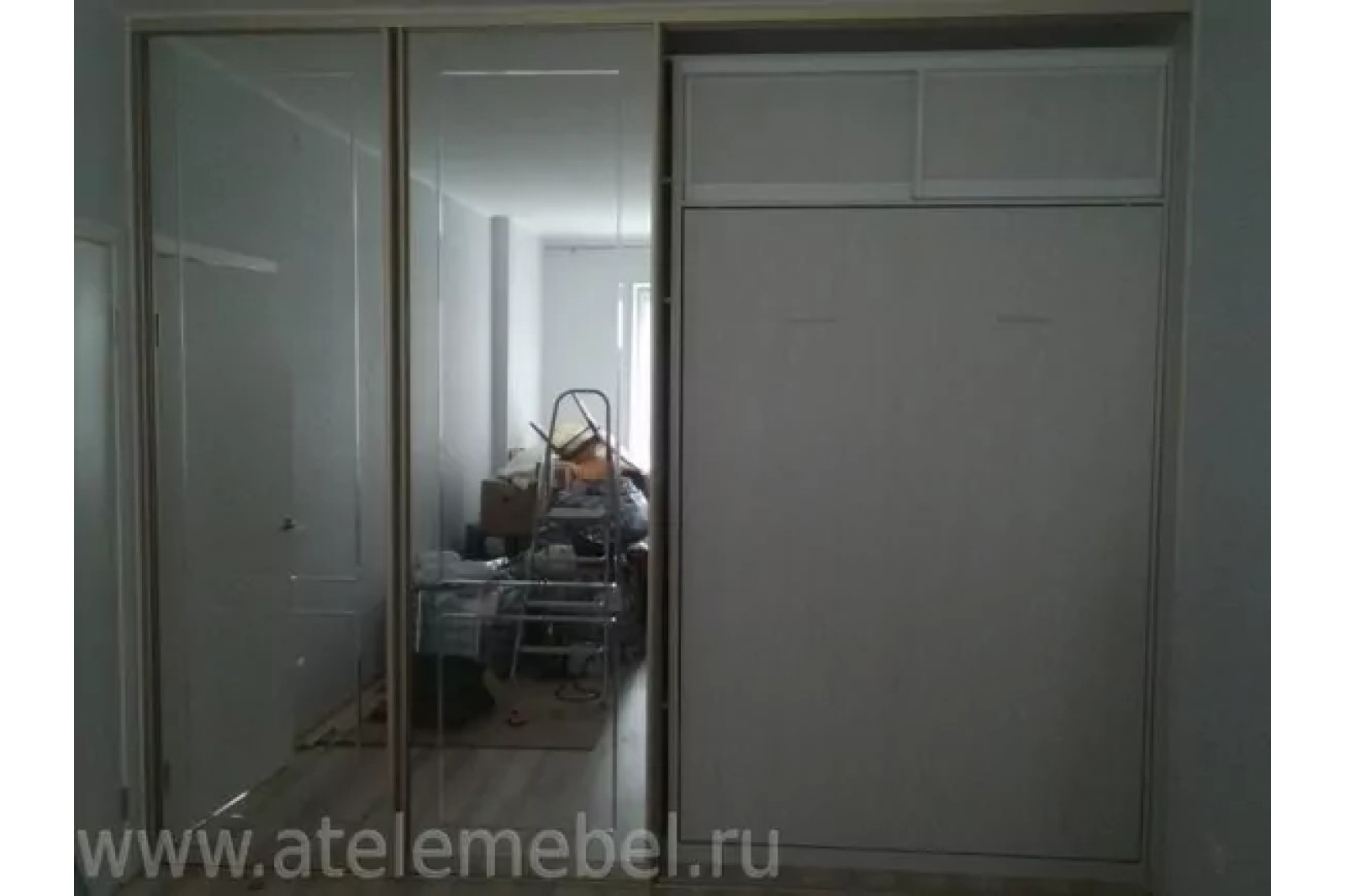 Кровать с зеркальной фрезеровкой