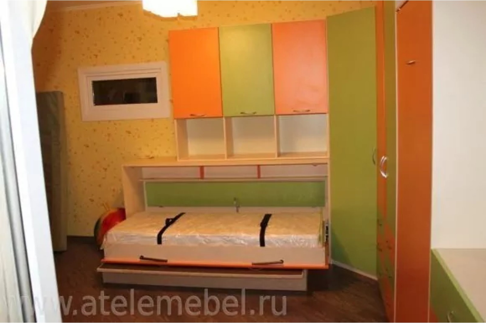 Кровать вертикальная Фисташка + Оранж