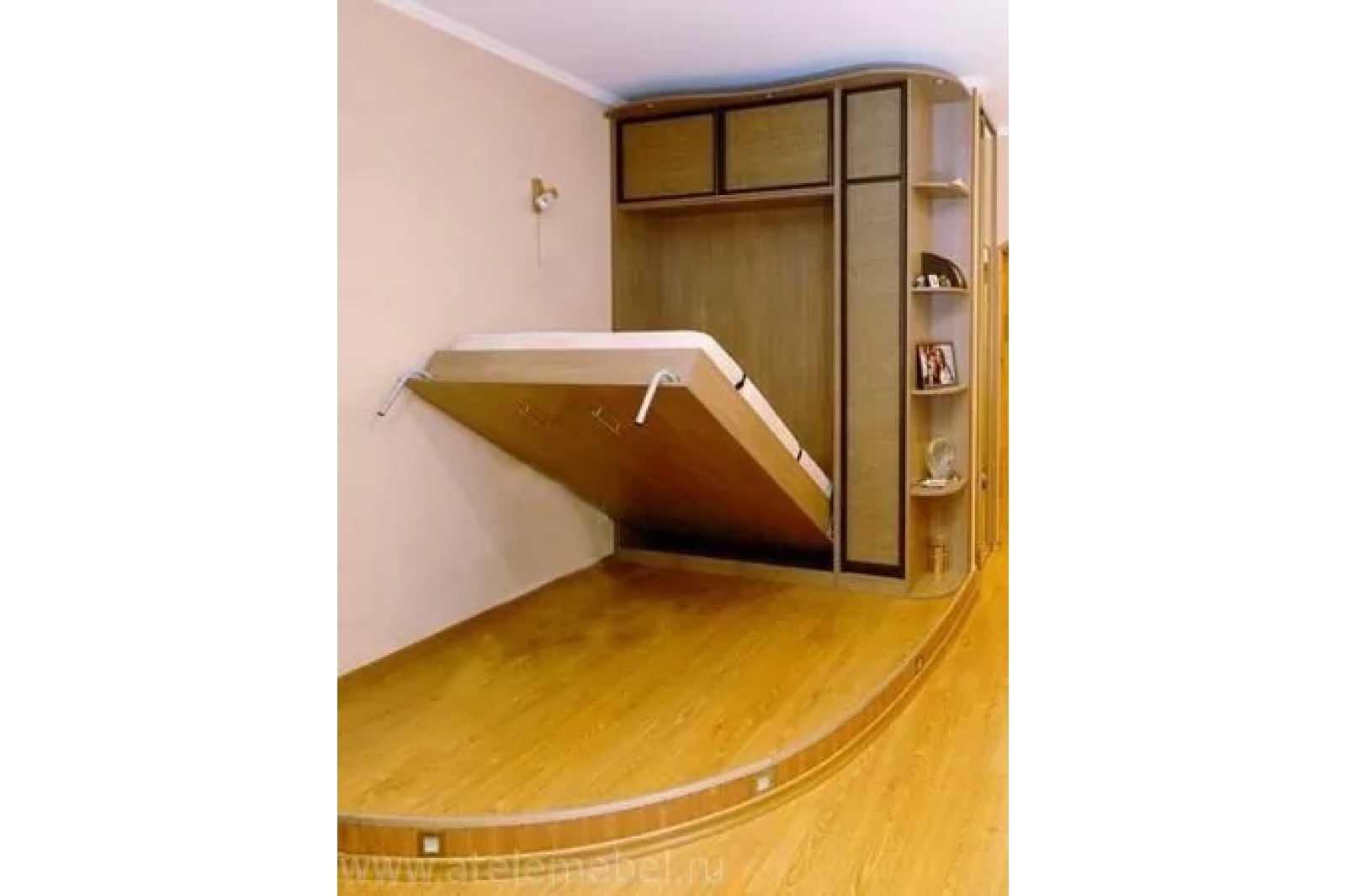 Кровать вертикальная откидная ротанг