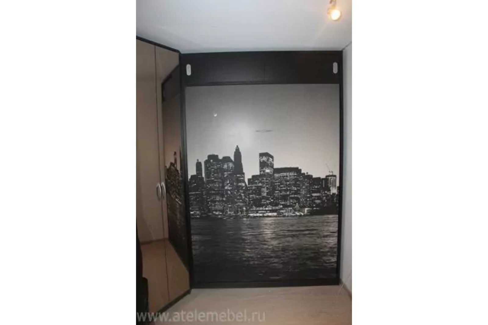 Кровать вертикальная с фотопечатью город